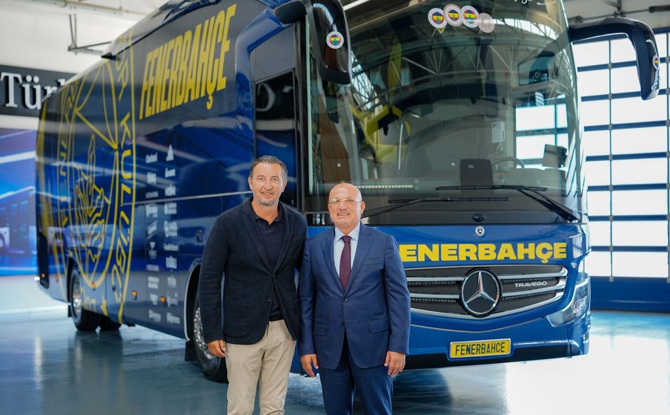 Mercedes-Benz Travego, yenilenen tasarımıyla Fenerbahçe Spor Kulübü’nün yeni sezon yolculuğuna eşlik edecek