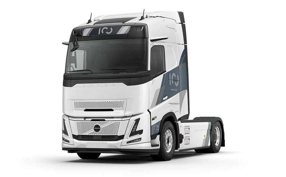 Volvo Trucks 100. Yılını Özel Seri FH ve FH16 Modelleriyle Kutluyor