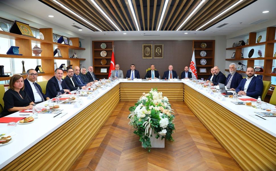 Tur operatörleri ve seyahat acentaları eşit şartlarda rekabet etmek istiyor