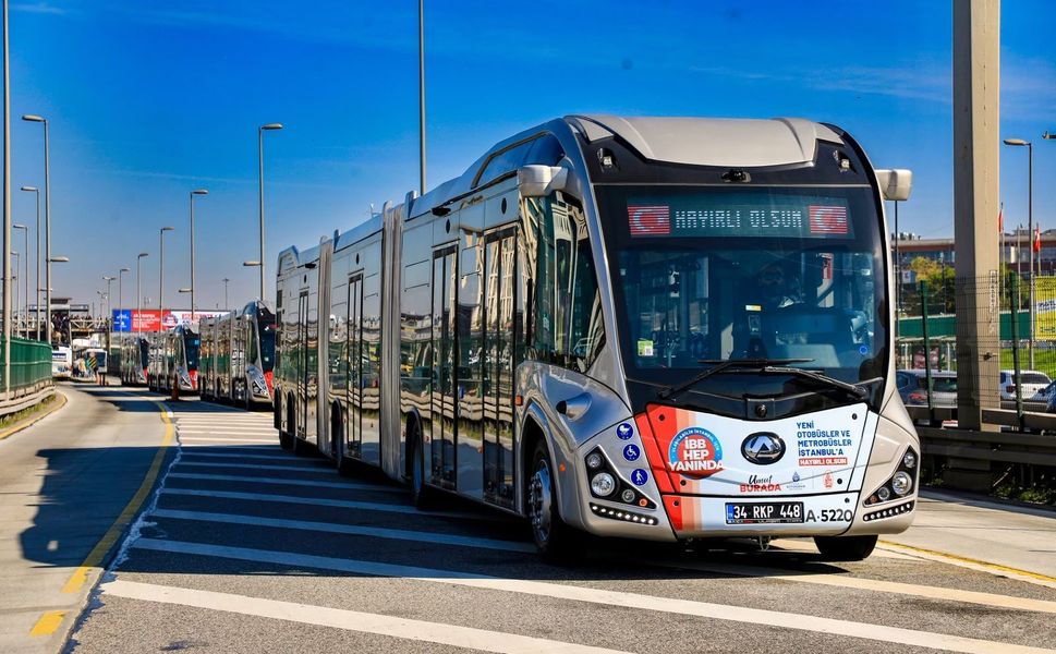 İstanbul’un yeni metrobüsleri hizmete başladı