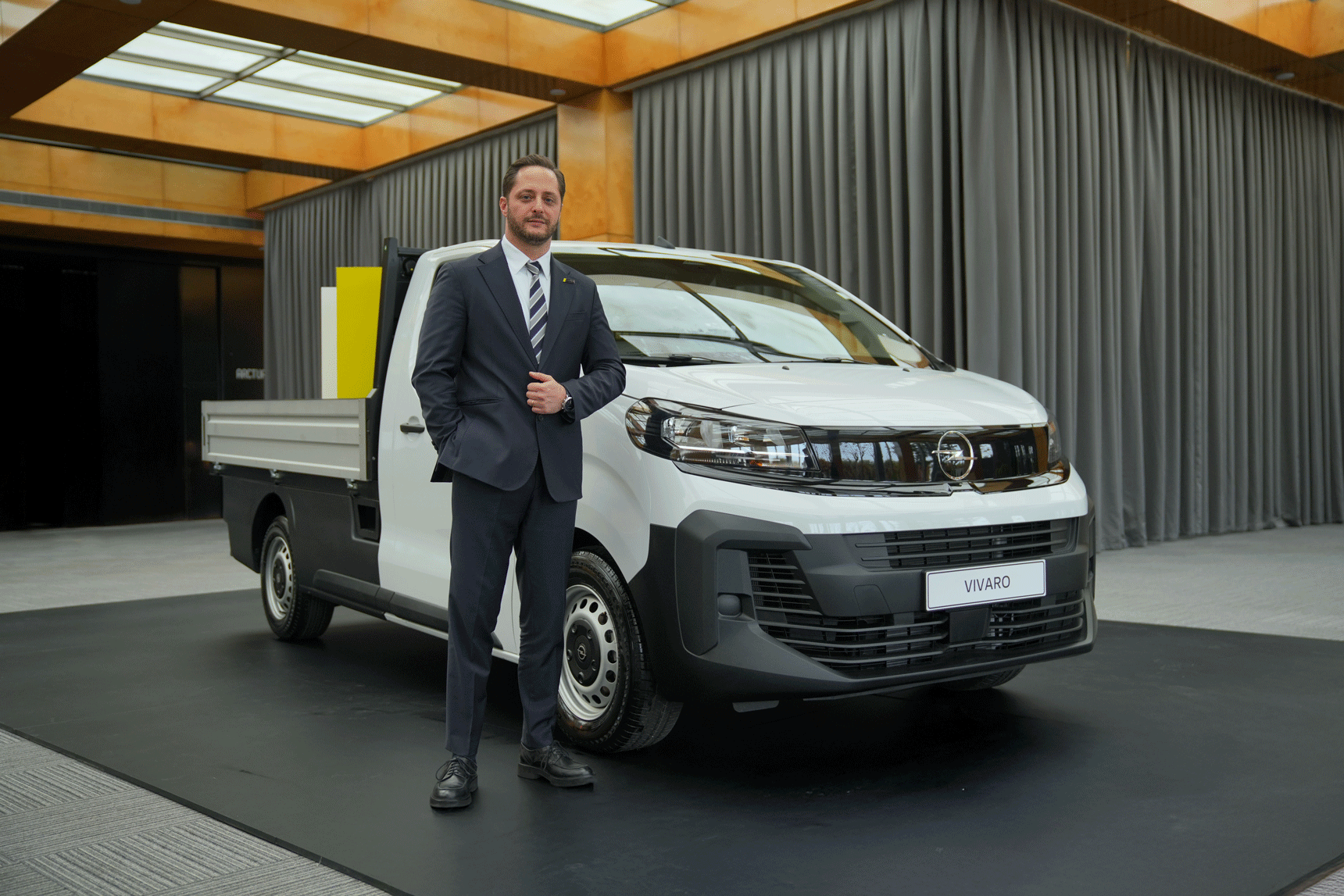 Yerli Üretim Opel Vivaro kamyonet 1 milyon 715 bin TL lansman fiyatıyla satışa sunuldu