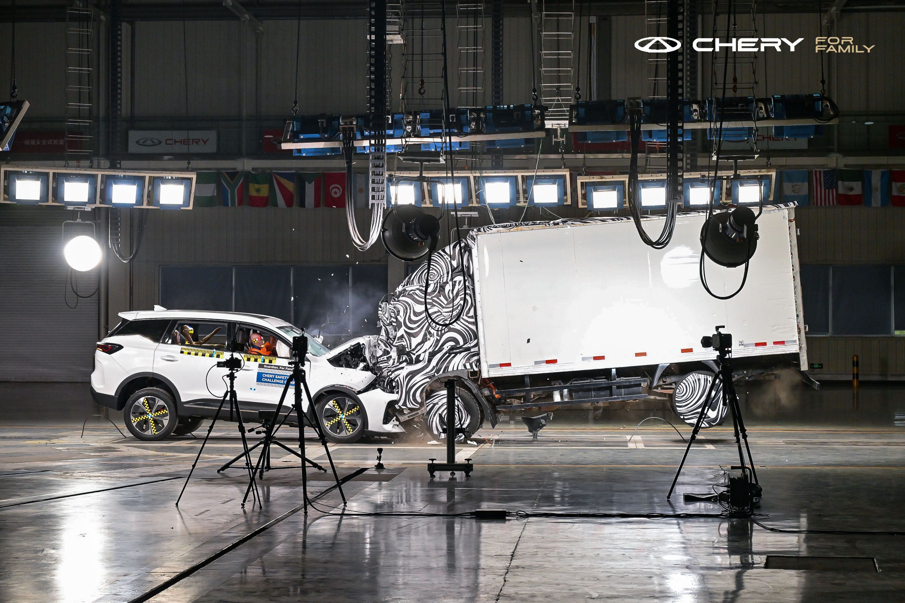 Chery TIGGO 7, kamyonla çarpışma testini başarıyla tamamladı